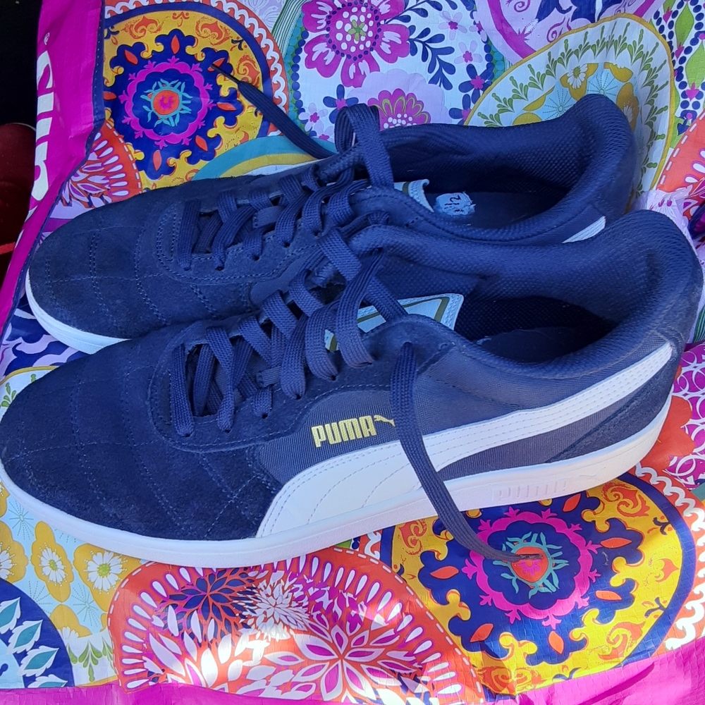Puma tennis shoes